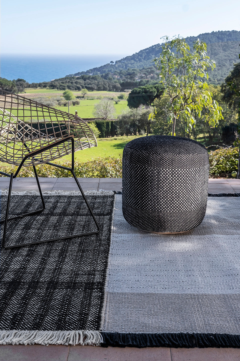 Tres Outdoor Pouf S